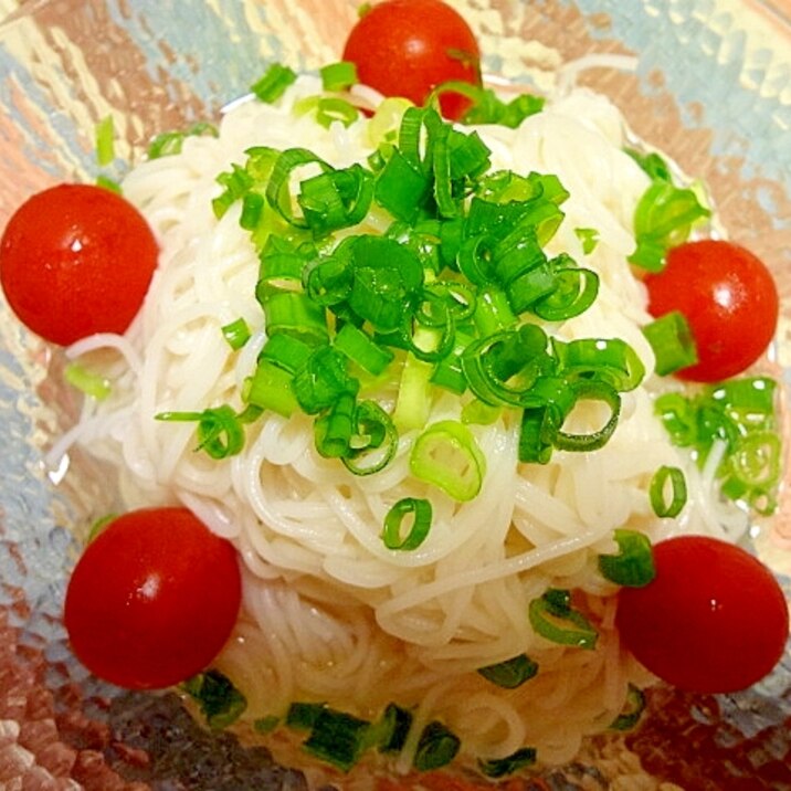 夏バテでも食べやすい♪レモンと白だしのそうめん